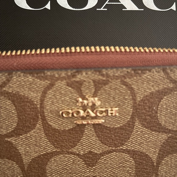 🤎🤎Coach ~ Wallet 🤎🤎 - Picture 3 of 3